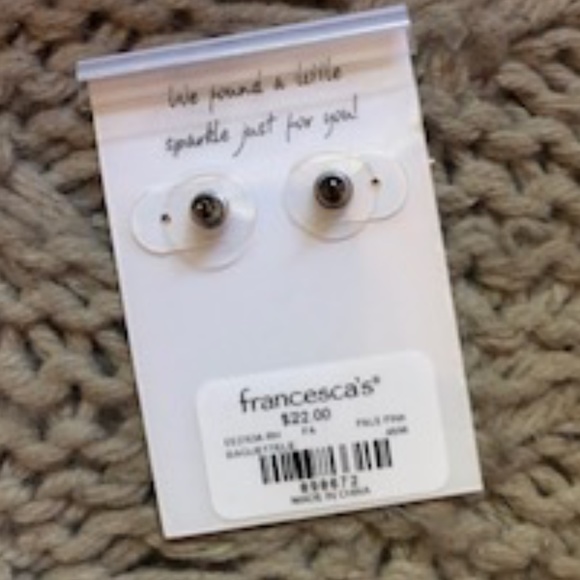 Francesca's Ear Crawler Earrings *NEW* - Picture 2 of 3
